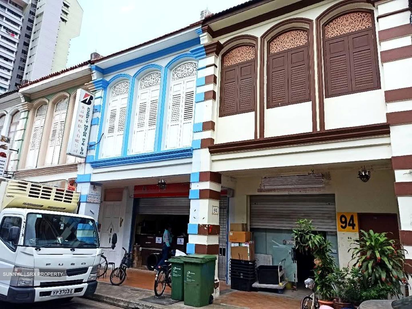 Desker Road Conservation Area (D8), Retail #568474421